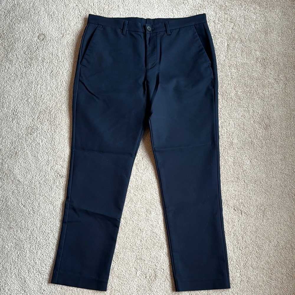 Calvin Klein men’s Navy dress Pants